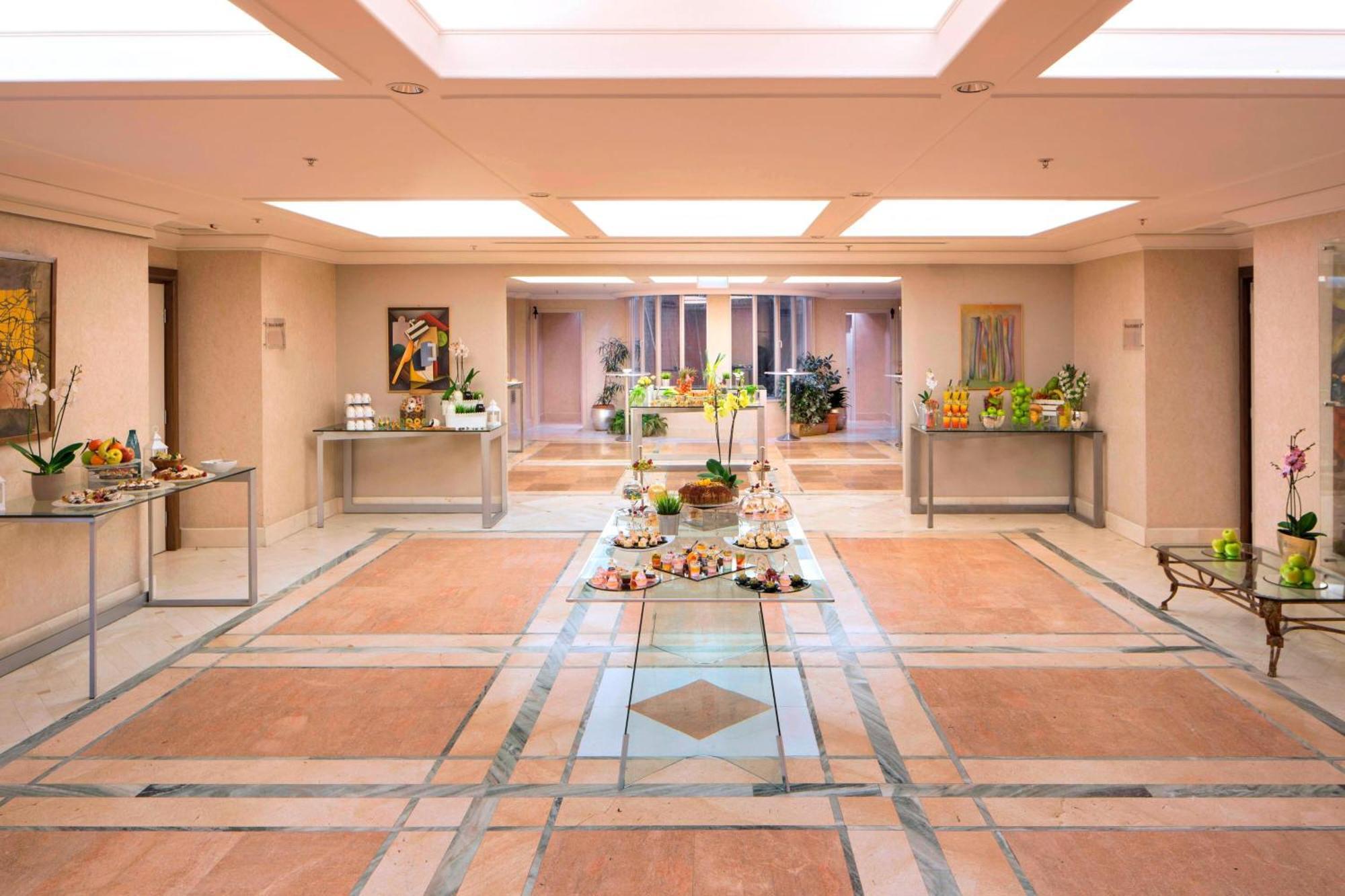 Courtyard By Marriott Rome Central Park — Fotos 1